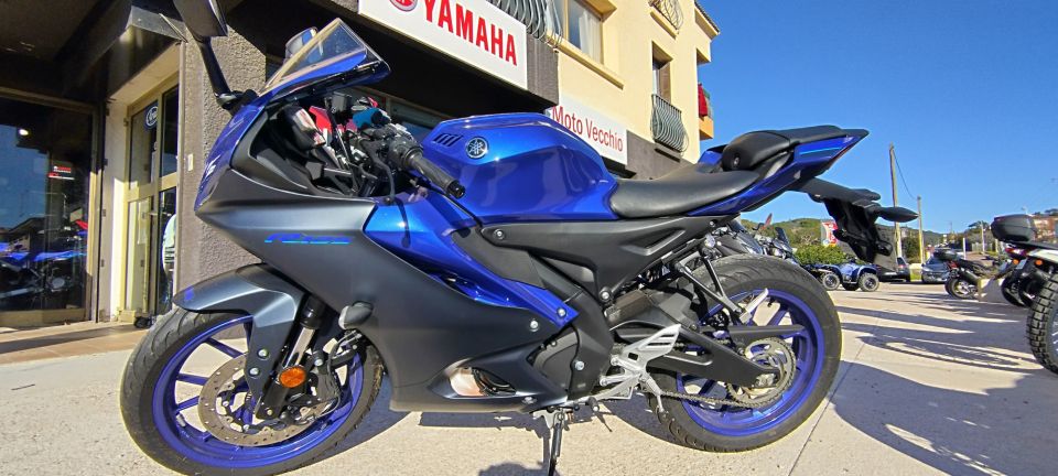 YAMAHA YZF 125 R ABS 0