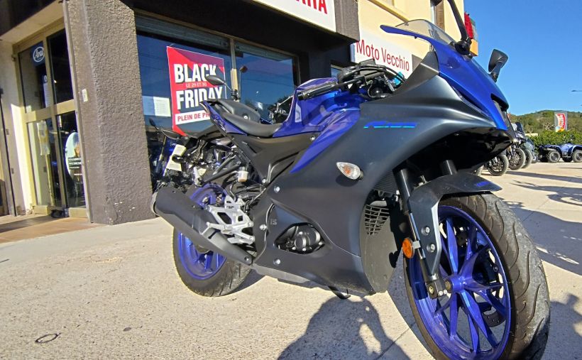 YAMAHA YZF 125 R ABS 1