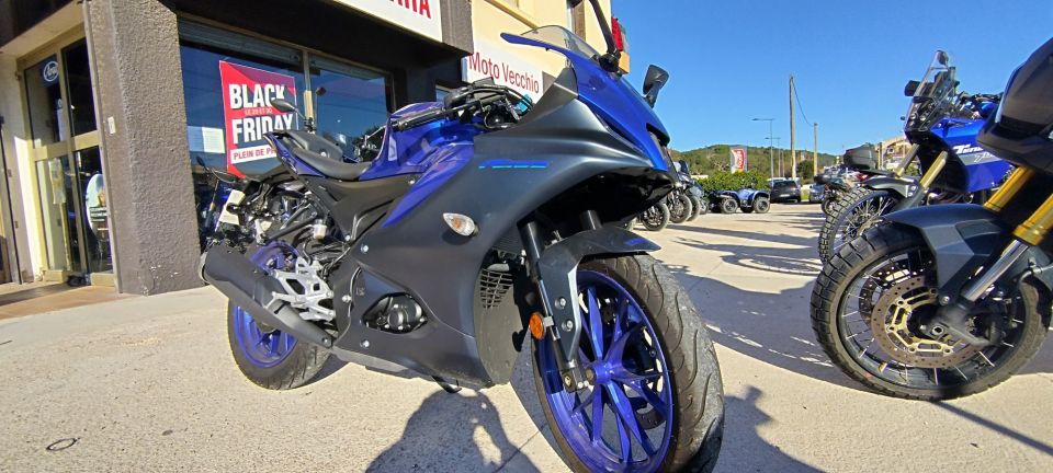 YAMAHA YZF 125 R ABS 1